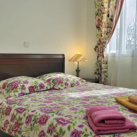 Seafront 3 Bedroom Medea With Private Pool And Garden.