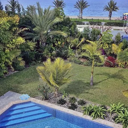 Villa Seafront 3 Bedroom Medea With Private Pool And Garden.