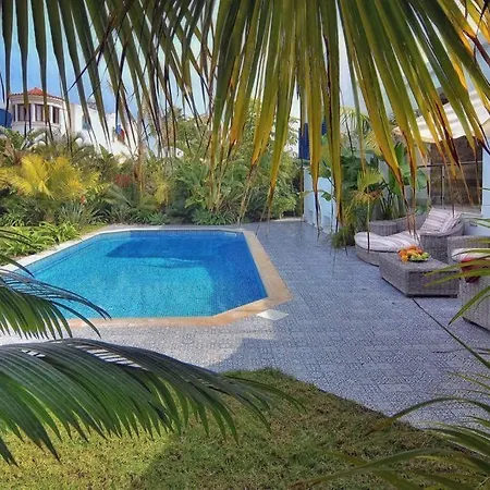 别墅 Seafront 3 Bedroom Medea With Private Pool And Garden. *