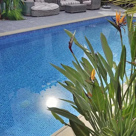 Seafront 3 Bedroom Medea With Private Pool And Garden. *