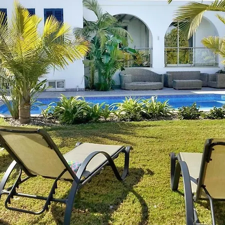 别墅 Seafront 3 Bedroom Medea With Private Pool And Garden. *