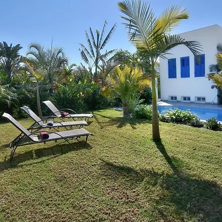 Villa Seafront 3 Bedroom Medea With Private Pool And Garden. Polis