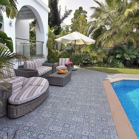 Villa Seafront 3 Bedroom Medea With Private Pool And Garden.