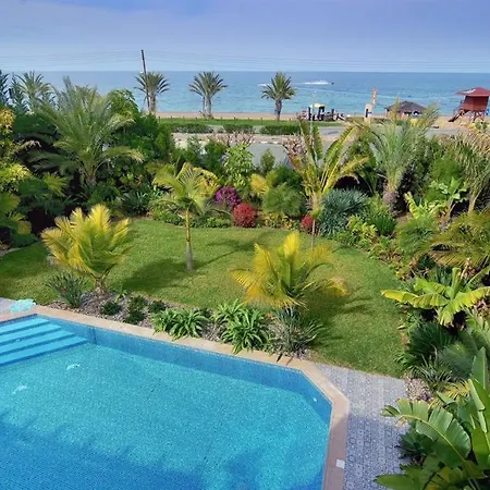 Seafront 3 Bedroom Medea With Private Pool And Garden. Villa *
